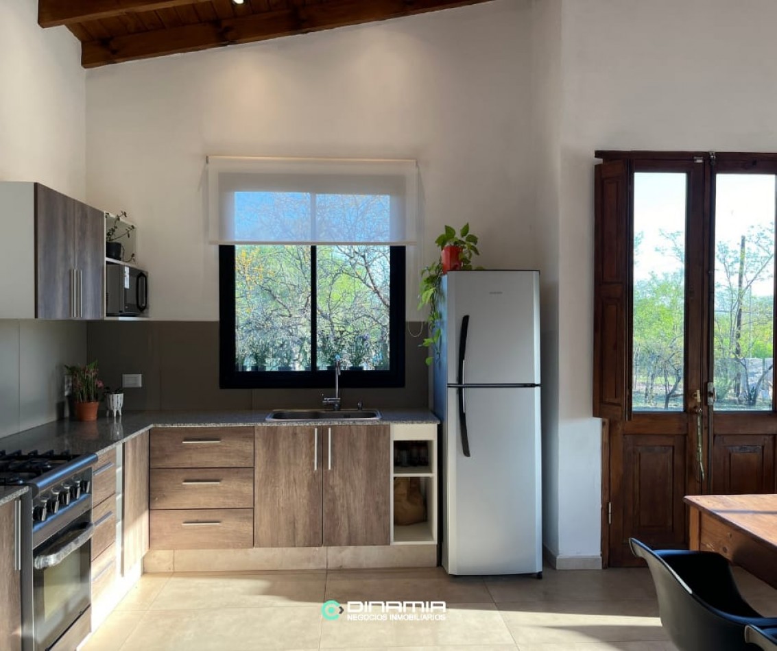 SE VENDE CASA EN BARRIO VILLA DEL PARQUE, VILLA RUMIPAL.