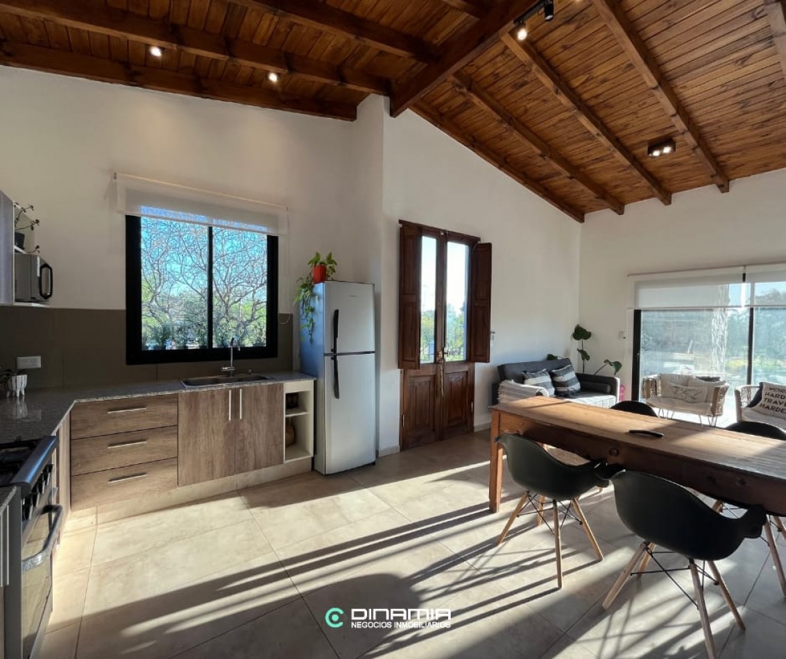 SE VENDE CASA EN BARRIO VILLA DEL PARQUE, VILLA RUMIPAL.