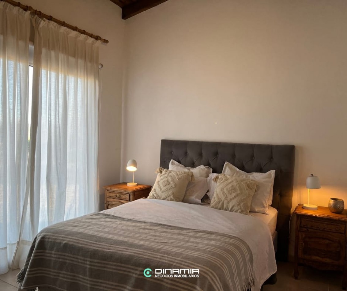 SE VENDE CASA EN BARRIO VILLA DEL PARQUE, VILLA RUMIPAL.