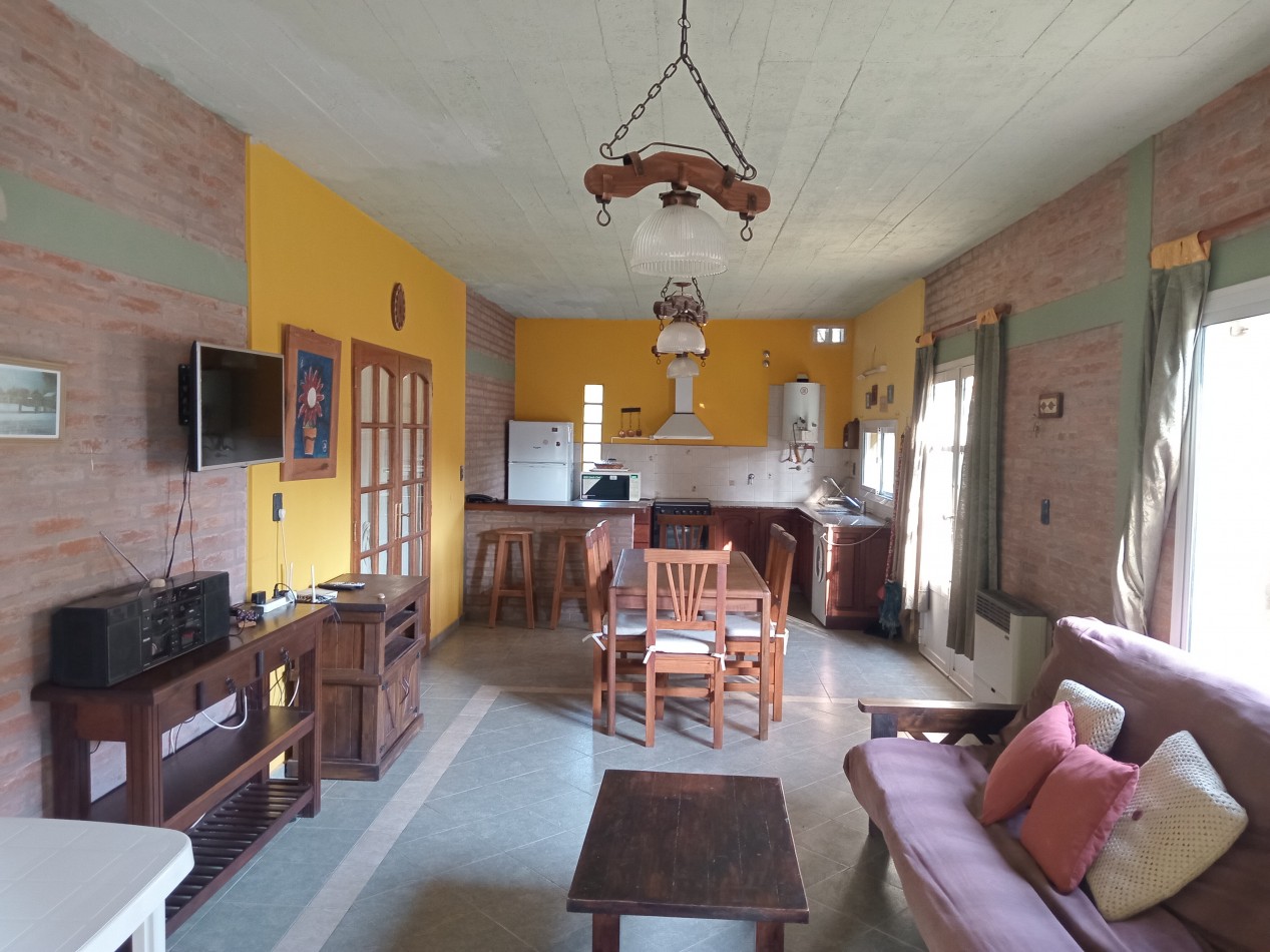 SE ALQUILA CASA CERCA DEL CENTRO EN VILLA DEL DIQUE