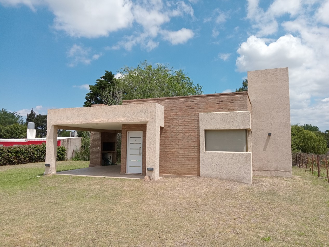 SE ALQUILA CASA EN VILLA RUMIPAL