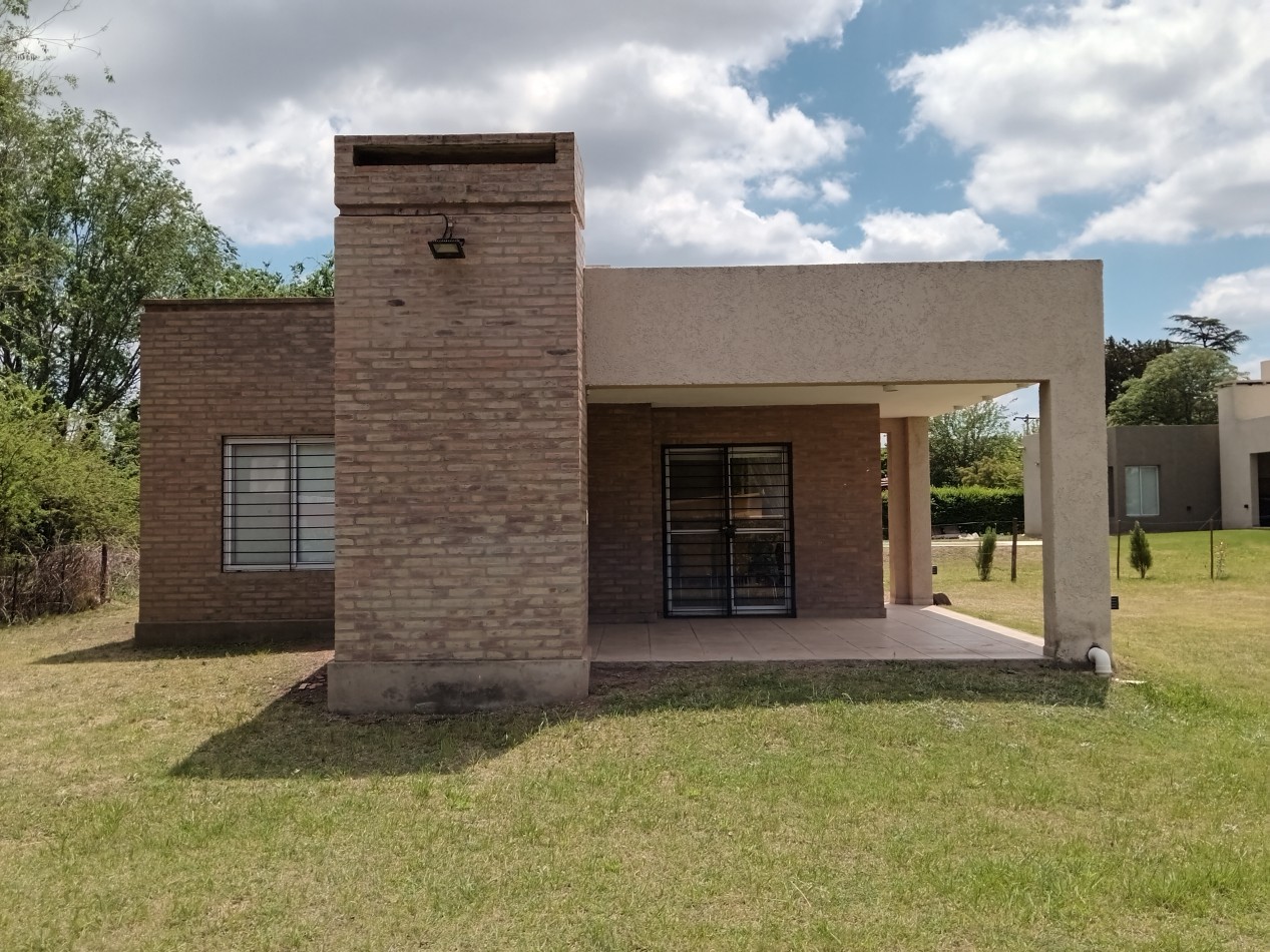 SE ALQUILA CASA EN VILLA RUMIPAL