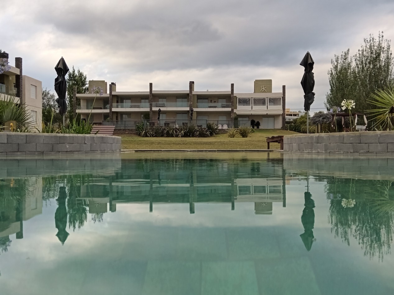 SE ALQUILA DEPARTAMENTO FRENTE AL LAGO EN VILLA RUMIPAL