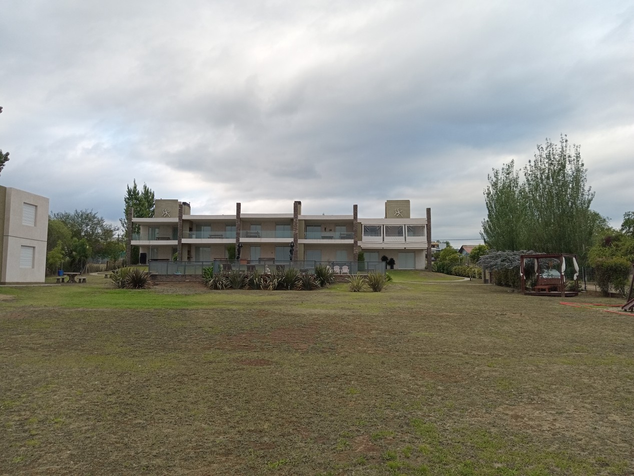 SE ALQUILA DEPARTAMENTO FRENTE AL LAGO EN VILLA RUMIPAL