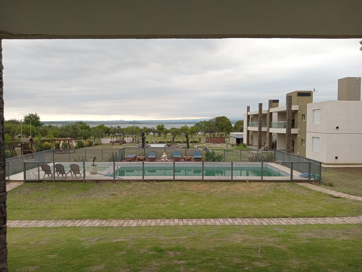 SE ALQUILA DEPARTAMENTO FRENTE AL LAGO EN VILLA RUMIPAL