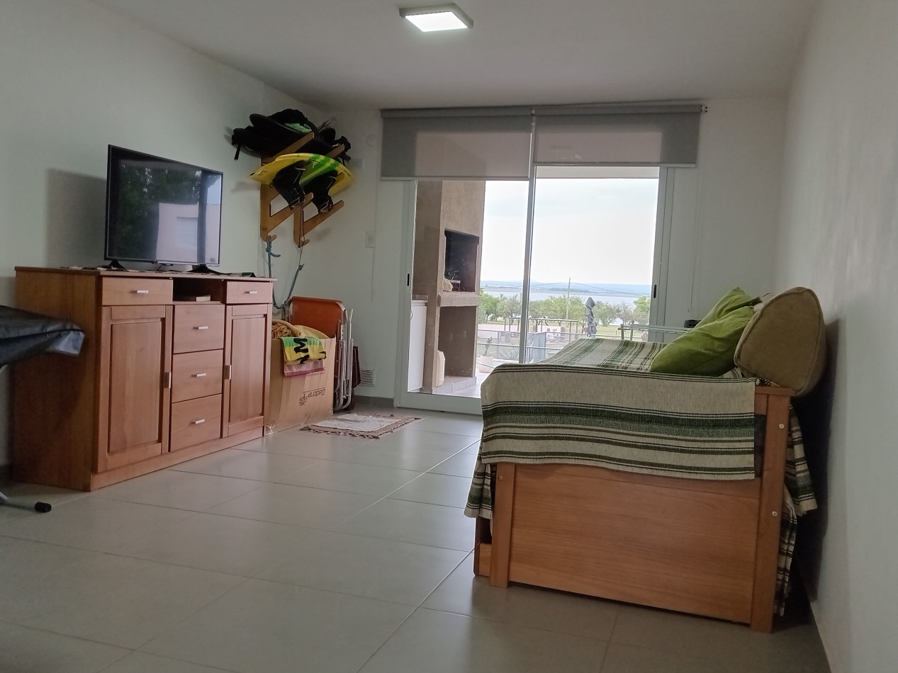 SE ALQUILA DEPARTAMENTO FRENTE AL LAGO EN VILLA RUMIPAL