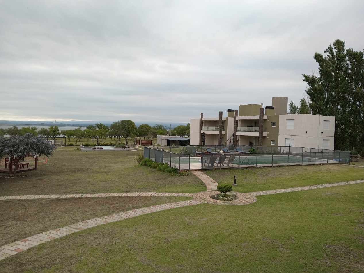 SE ALQUILA DEPARTAMENTO FRENTE AL LAGO EN VILLA RUMIPAL