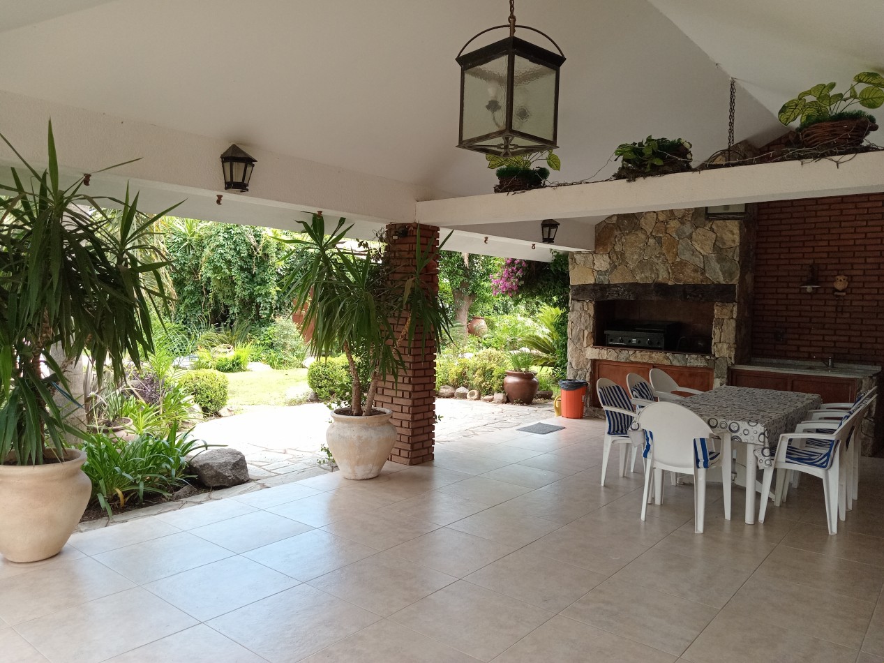 SE ALQUILA HERMOSA CASA EN VILLA RUMIPAL