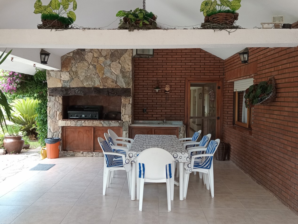 SE ALQUILA HERMOSA CASA EN VILLA RUMIPAL