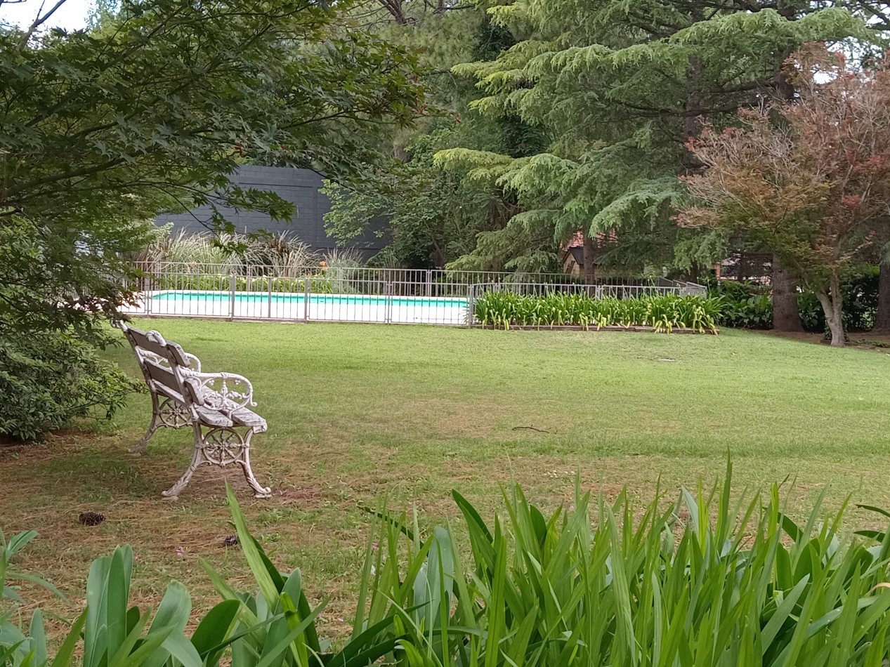 SE ALQUILA CASONA A POCOS METROS DEL LAGO EN VILLA DEL DIQUE