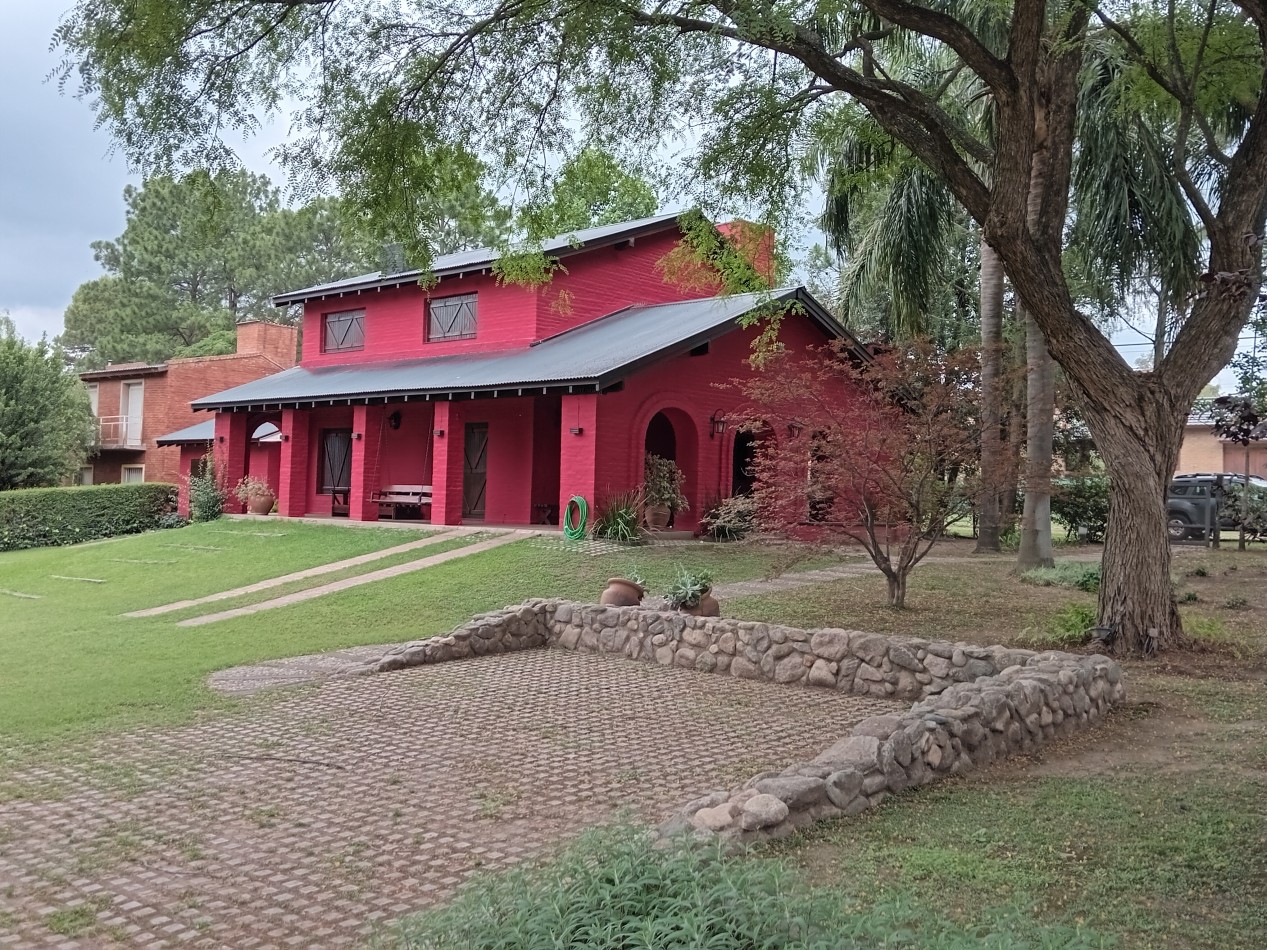 SE ALQUILA CASONA A POCOS METROS DEL LAGO EN VILLA DEL DIQUE