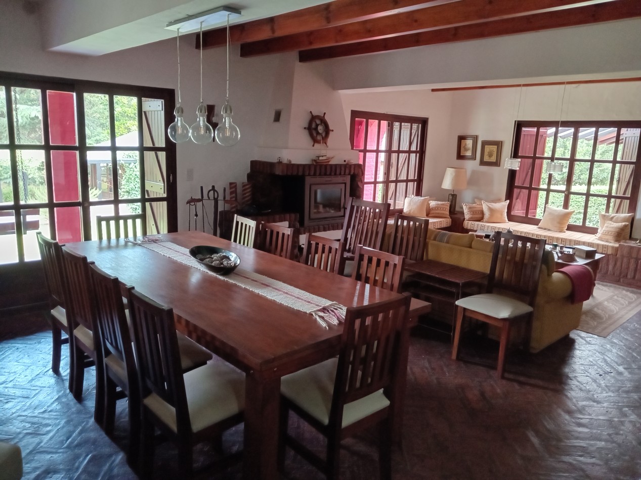 SE ALQUILA CASONA A POCOS METROS DEL LAGO EN VILLA DEL DIQUE