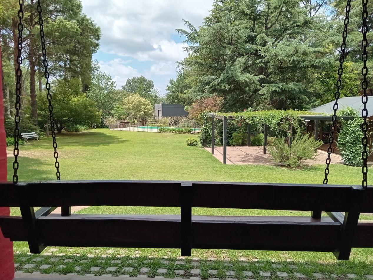 SE ALQUILA CASONA A POCOS METROS DEL LAGO EN VILLA DEL DIQUE