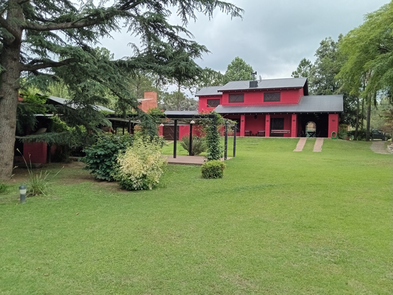 SE ALQUILA CASONA A POCOS METROS DEL LAGO EN VILLA DEL DIQUE