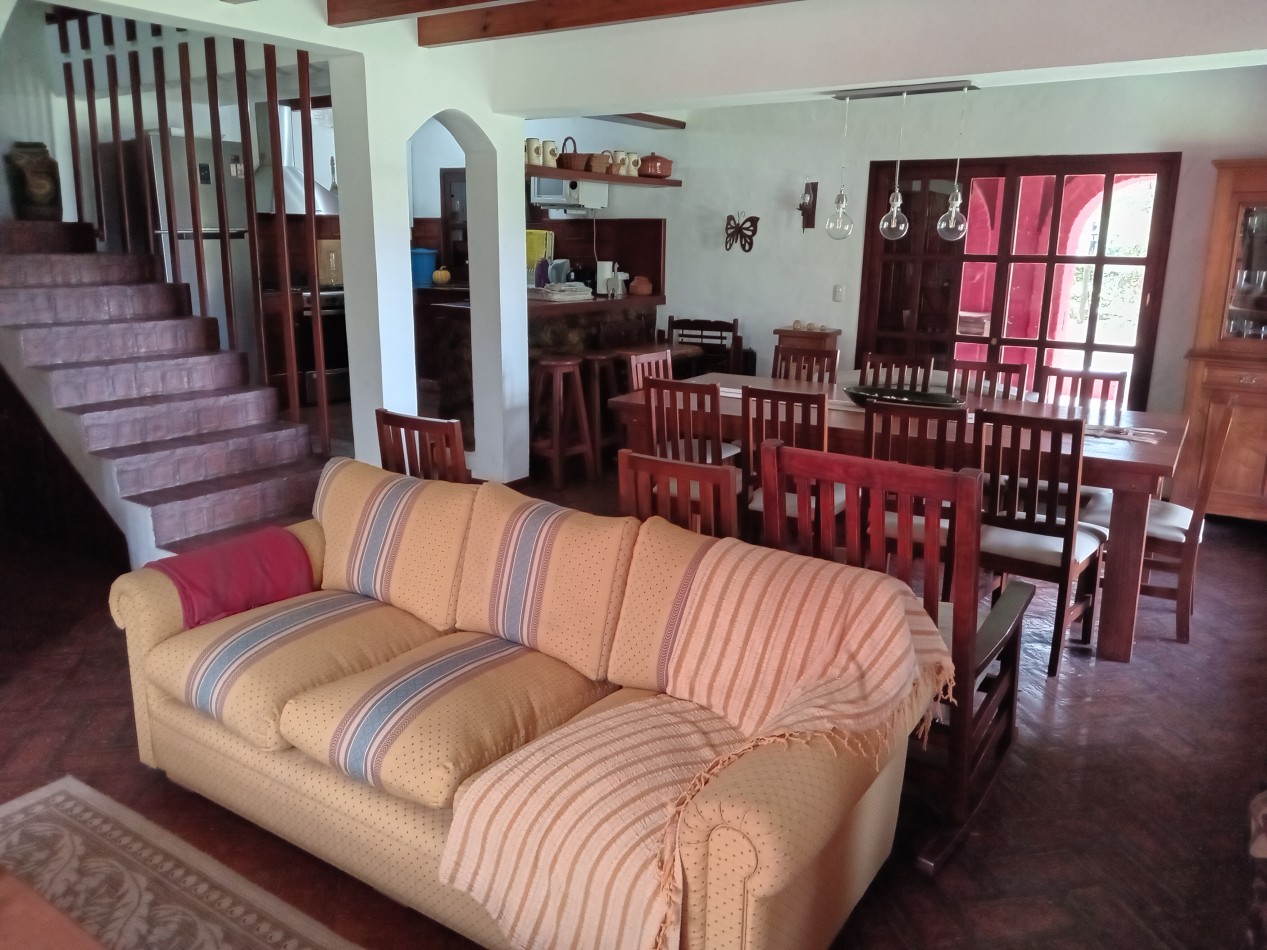 SE ALQUILA CASONA A POCOS METROS DEL LAGO EN VILLA DEL DIQUE