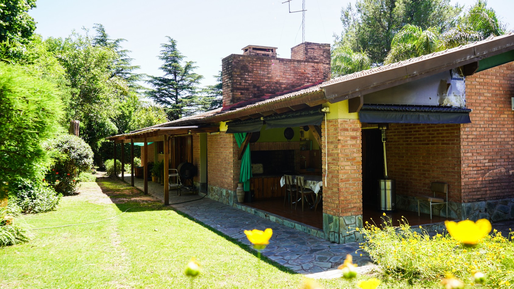 SE VENDE CASA EN VILLA DEL DIQUE EN ZONA CONOCIDA COMO EMBALSINA 