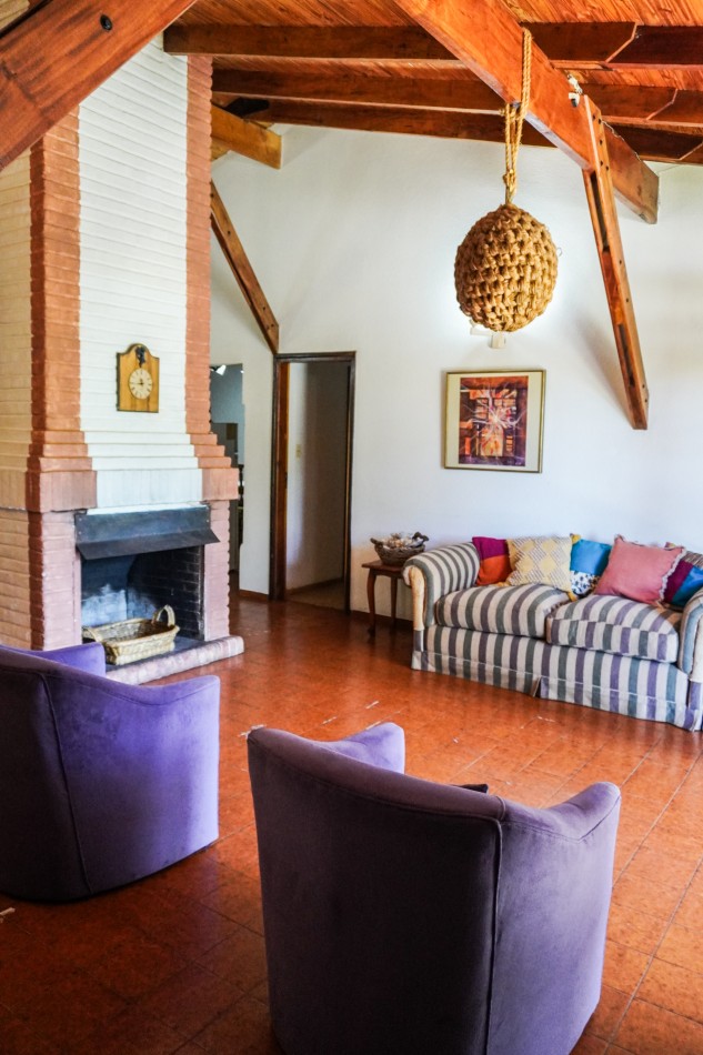 SE VENDE CASA EN VILLA DEL DIQUE EN ZONA CONOCIDA COMO EMBALSINA 