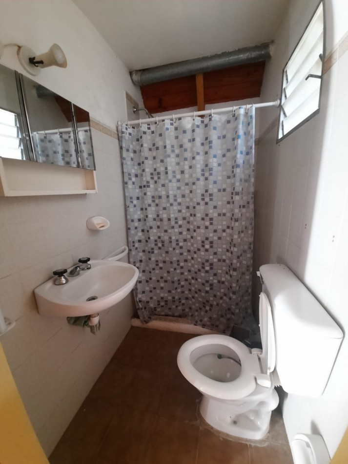 SE VENDE CASA ALPINA, EXCELENTE UBICACION. OPORTUNIDAD.