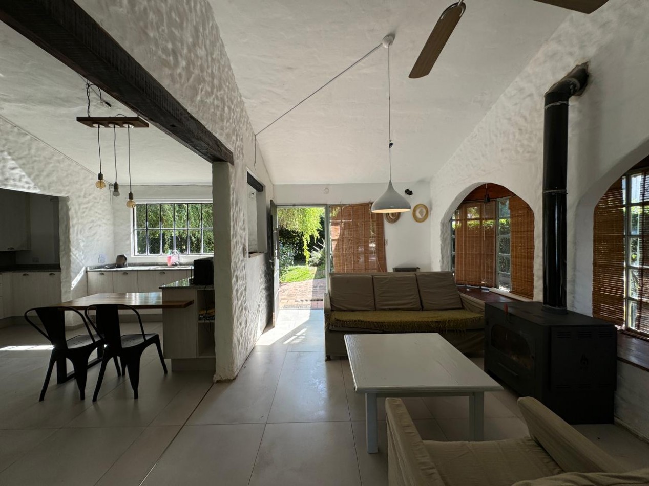 CASA EN PLAYA GRANDE CON BAJADA AL LAGO EN VILLA DEL DIQUE