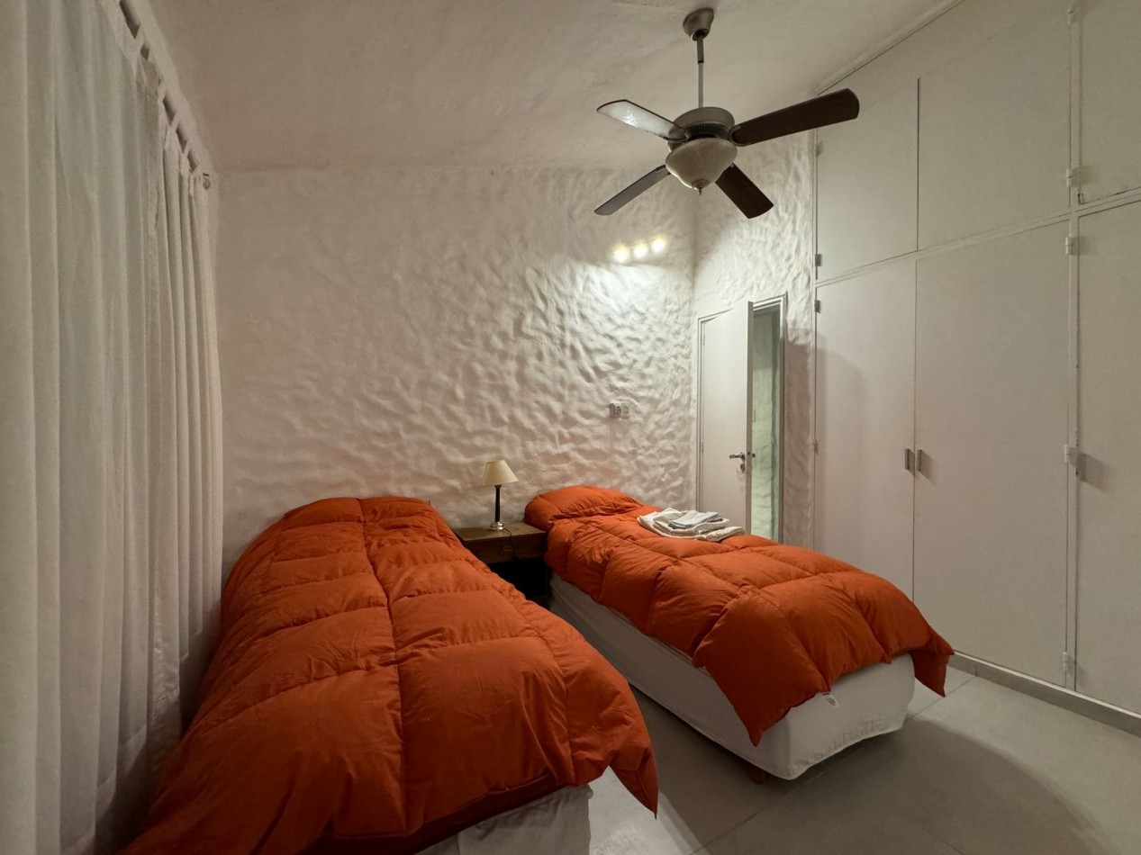 CASA EN PLAYA GRANDE CON BAJADA AL LAGO EN VILLA DEL DIQUE