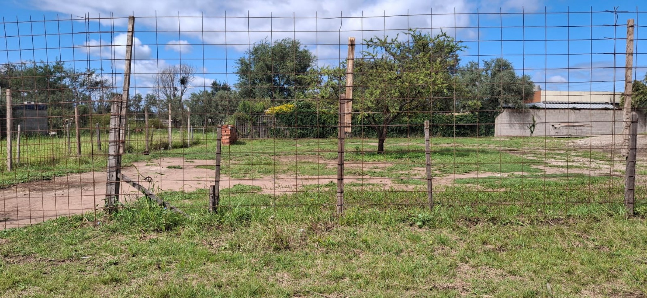 SE VENDE LOTE EN VILLA DEL DIQUE 