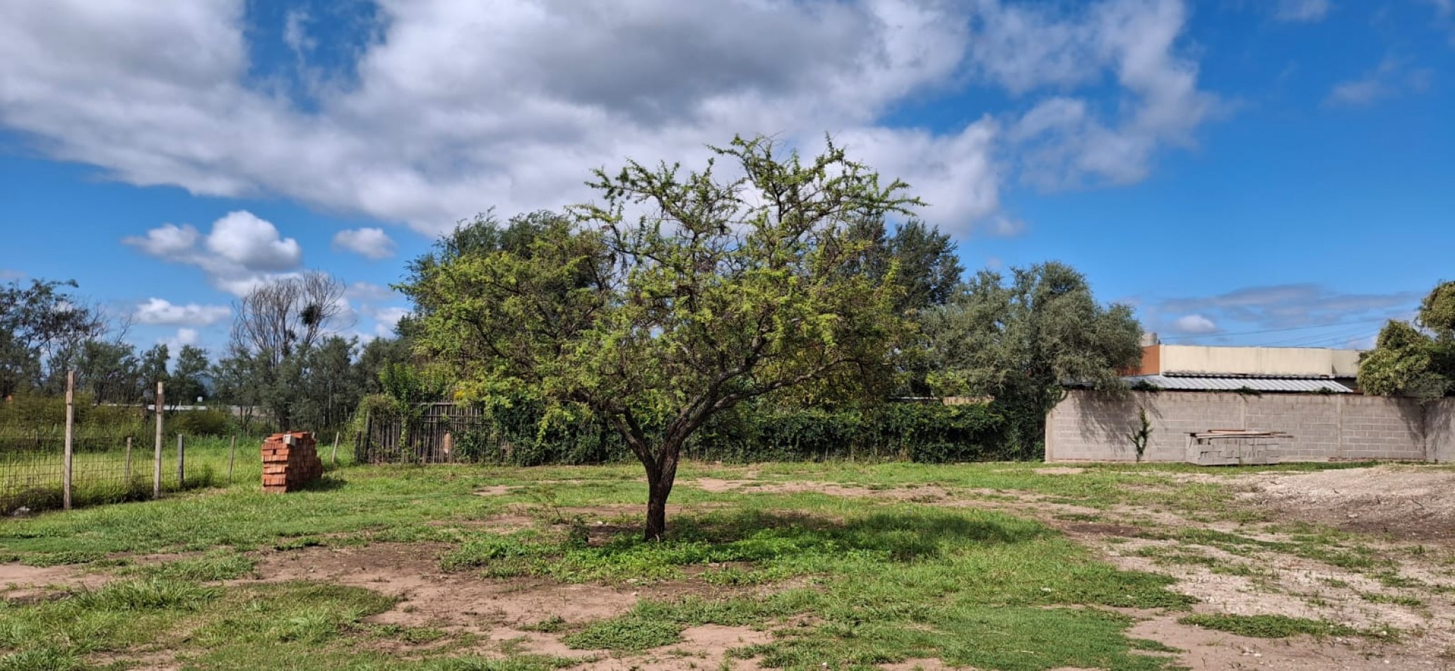 SE VENDE LOTE EN VILLA DEL DIQUE 