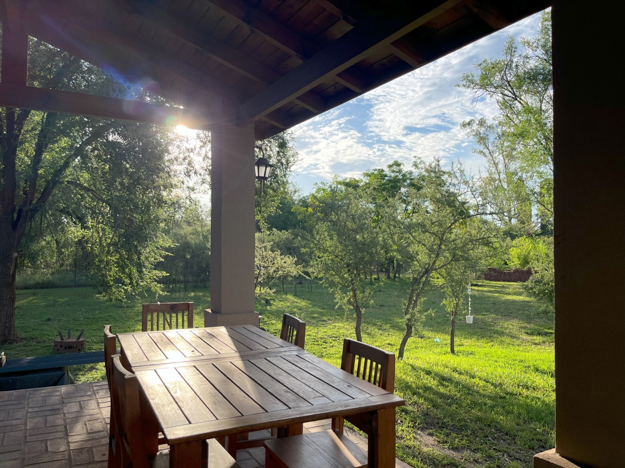 CASA CON TERMINACIONES DE CATEGORIA EN VILLA DEL PARQUE, VILLA RUMIPAL
