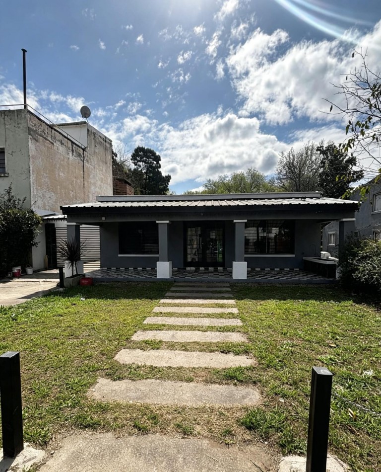 PROPIEDAD CON SALON COMERCIAL FRENTE A RUTA 5 - VILLA DEL DIQUE 