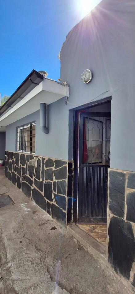 PROPIEDAD CON SALON COMERCIAL FRENTE A RUTA 5 - VILLA DEL DIQUE 