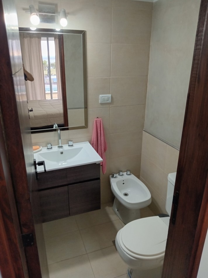 SE ALQUILA DEPARTAMENTO FRENTE AL LAGO EN VILLA RUMIPAL