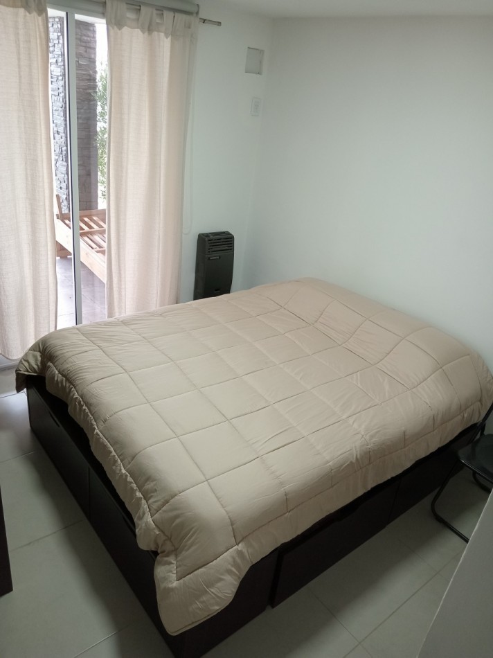 SE ALQUILA DEPARTAMENTO FRENTE AL LAGO EN VILLA RUMIPAL