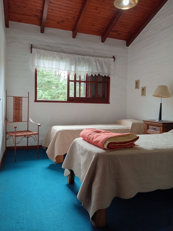 SE ALQUILA CASONA A POCOS METROS DEL LAGO EN VILLA DEL DIQUE