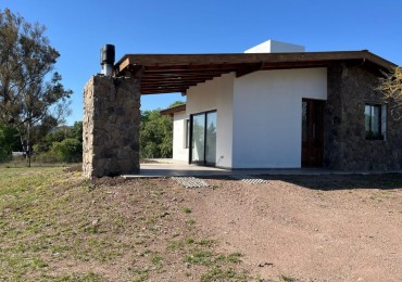 SE VENDE CASA EN BARRIO VILLA DEL PARQUE, VILLA RUMIPAL.