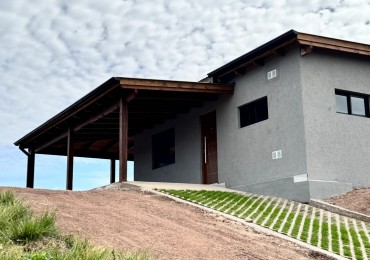 SE VENDE CASA EN VILLA RUMIPAL