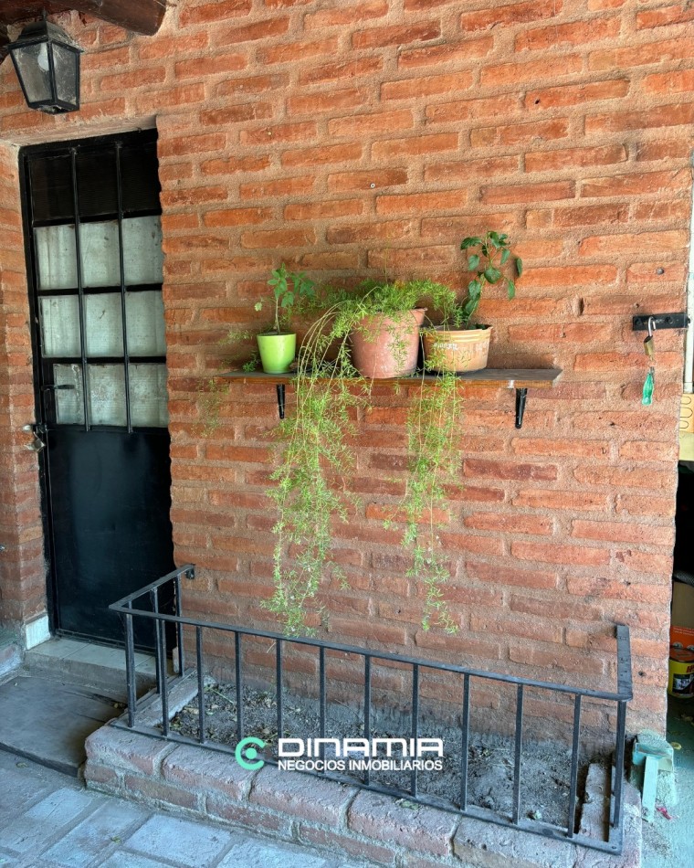 CASA IDEAL PARA VIVIR O VACACIONAR EN VILLA DEL PARQUE!