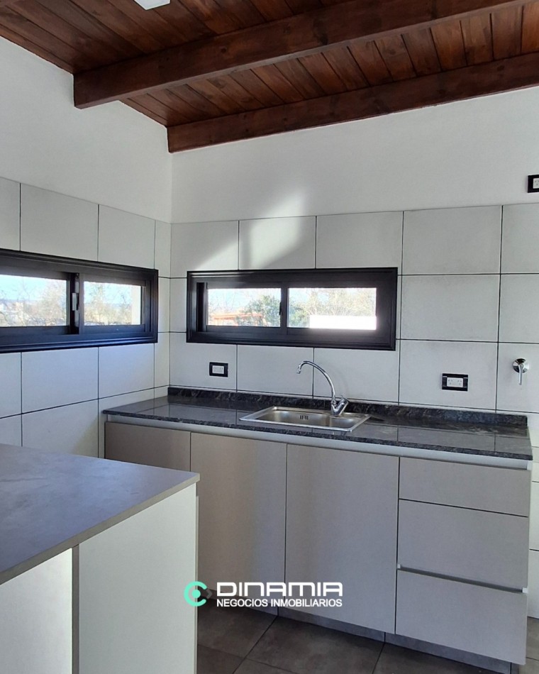 CASA A ESTRENAR EN VILLA RUMIPAL - LISTA PARA MUDARTE y a un valor increible