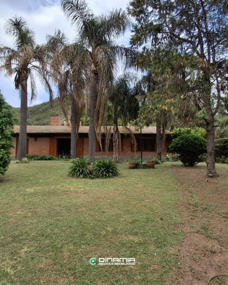 SE VENDE CASA EN VILLA DEL DIQUE EN ZONA CONOCIDA COMO EMBALSINA 