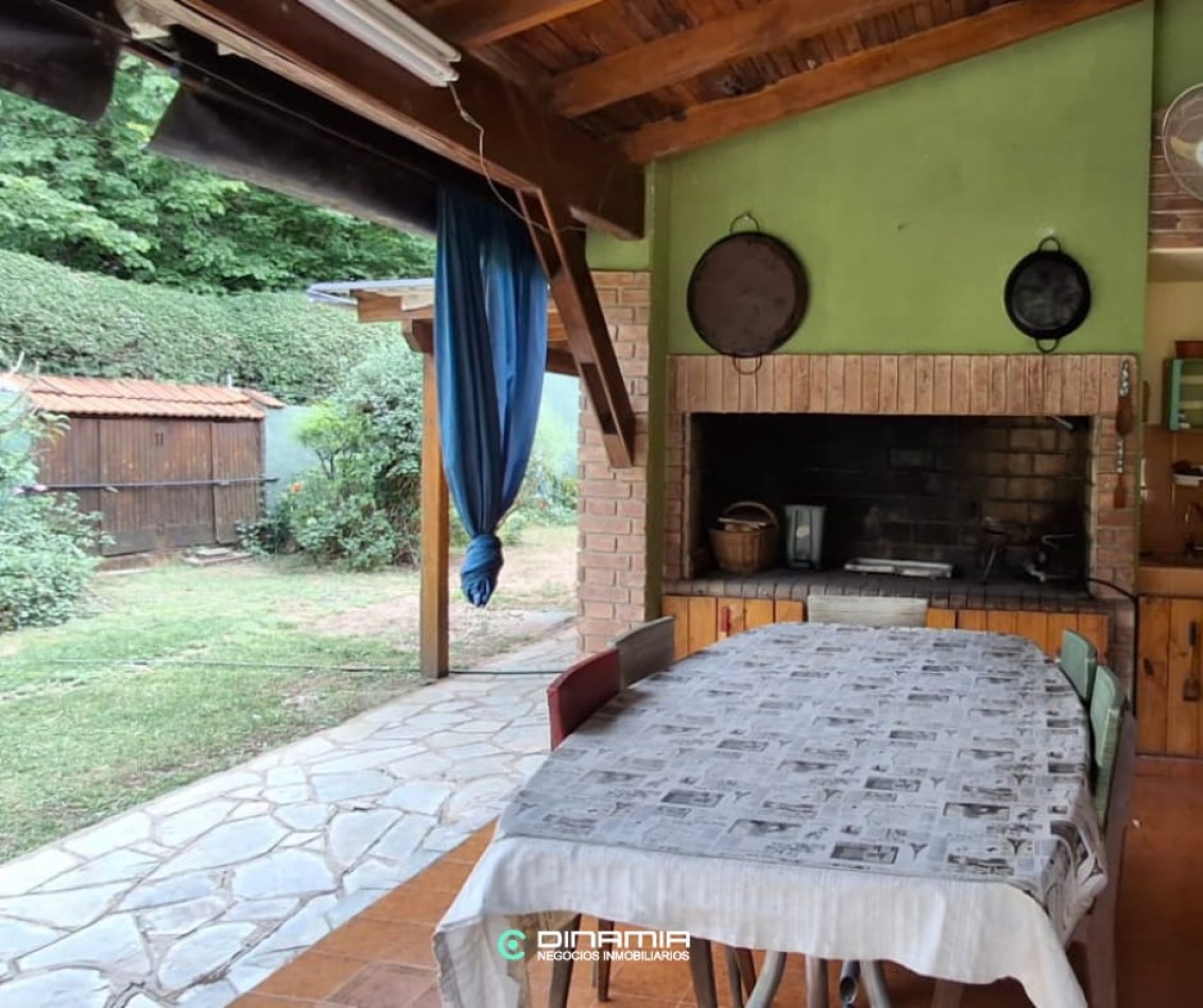 SE VENDE CASA EN VILLA DEL DIQUE EN ZONA CONOCIDA COMO EMBALSINA 