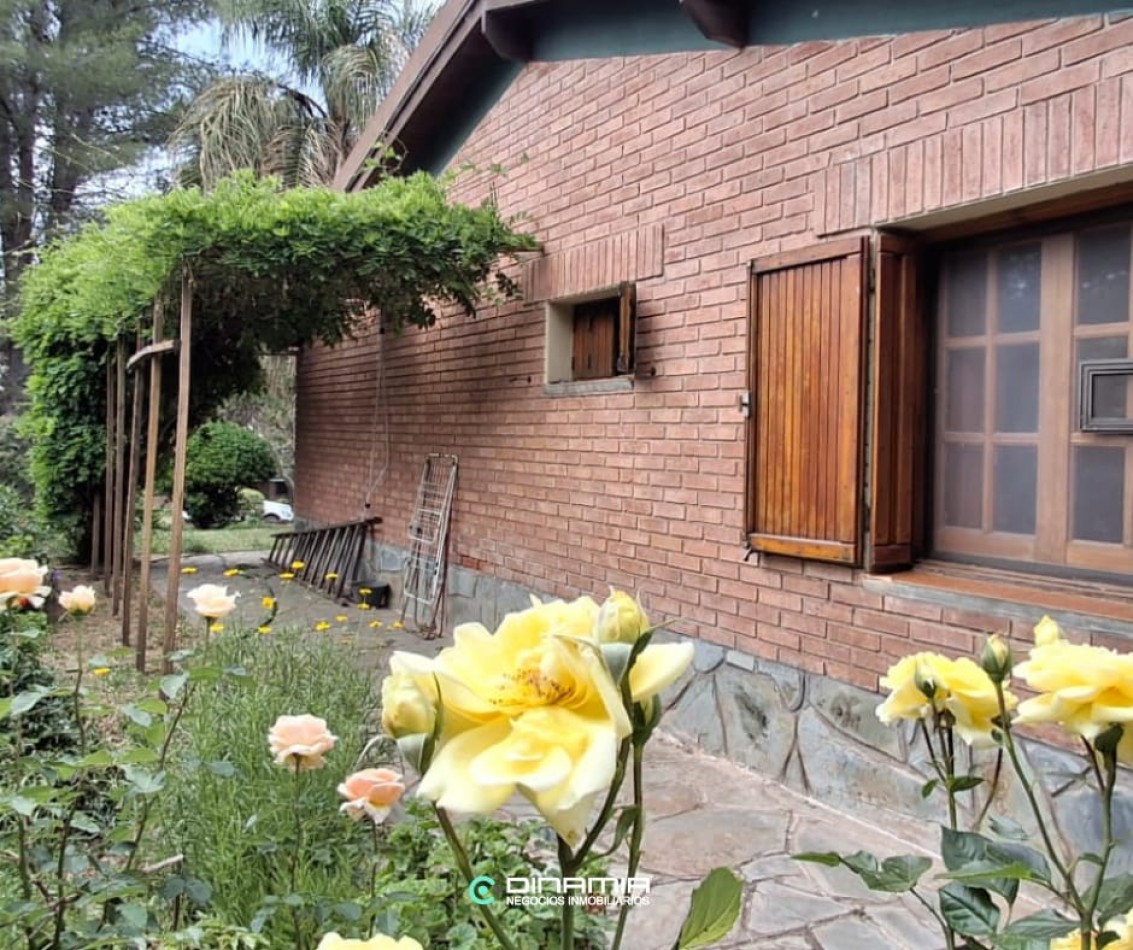 SE VENDE CASA EN VILLA DEL DIQUE EN ZONA CONOCIDA COMO EMBALSINA 