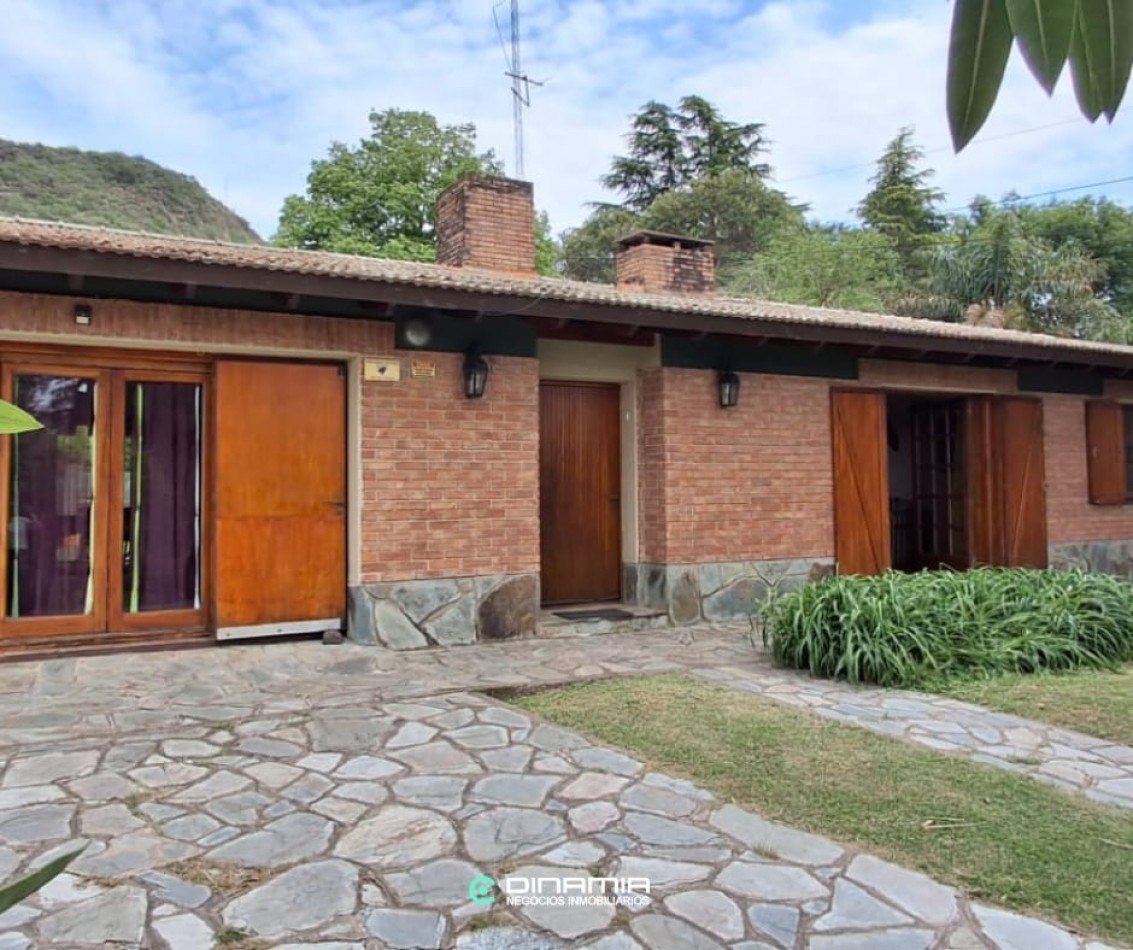 SE VENDE CASA EN VILLA DEL DIQUE EN ZONA CONOCIDA COMO EMBALSINA 