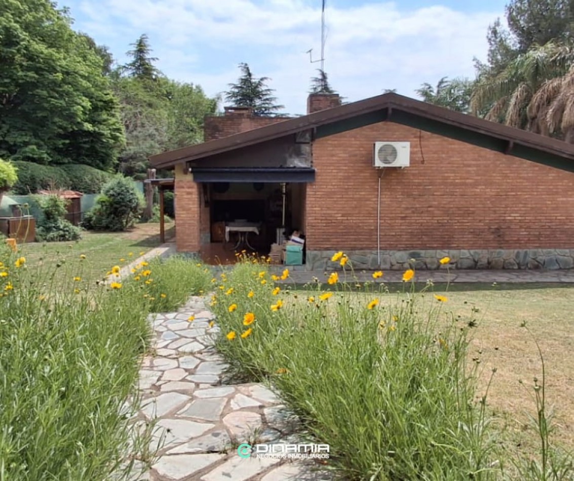 SE VENDE CASA EN VILLA DEL DIQUE EN ZONA CONOCIDA COMO EMBALSINA 