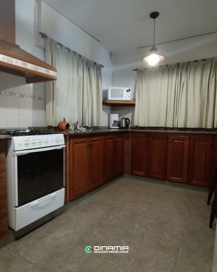 CASA A LA VENTA EN LA MEJOR ZONA DE PLAYA GRANDE - VILLA DEL DIQUE!