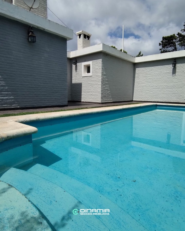 CASA A LA VENTA EN LA MEJOR ZONA DE PLAYA GRANDE - VILLA DEL DIQUE!