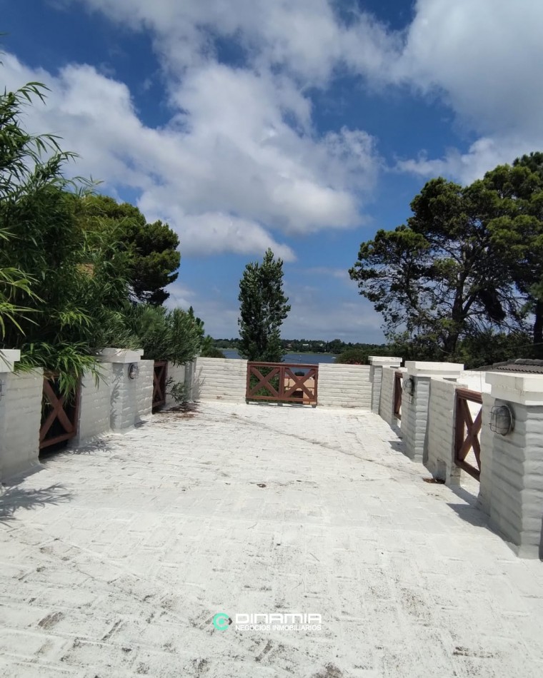 CASA A LA VENTA EN LA MEJOR ZONA DE PLAYA GRANDE - VILLA DEL DIQUE!