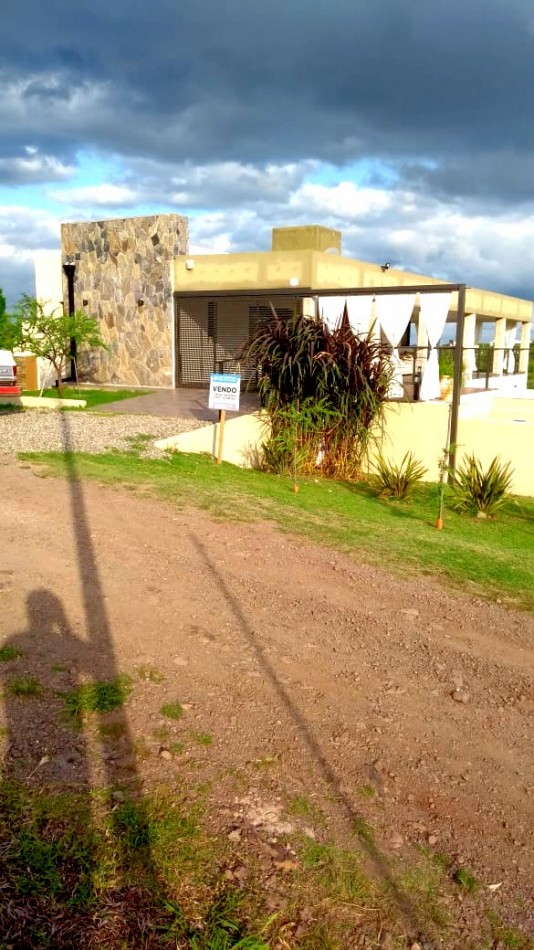 SE VENDE CASA CON VISTA AL LAGO EN VILLA NATURALEZA, VILLA RUMIPAL.