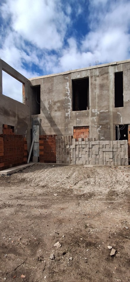 SE VENDEN 2 LOTES MAS 1 LOTE CON OBRA EN CONSTRUCCION EN VILLA DEL DIQUE 