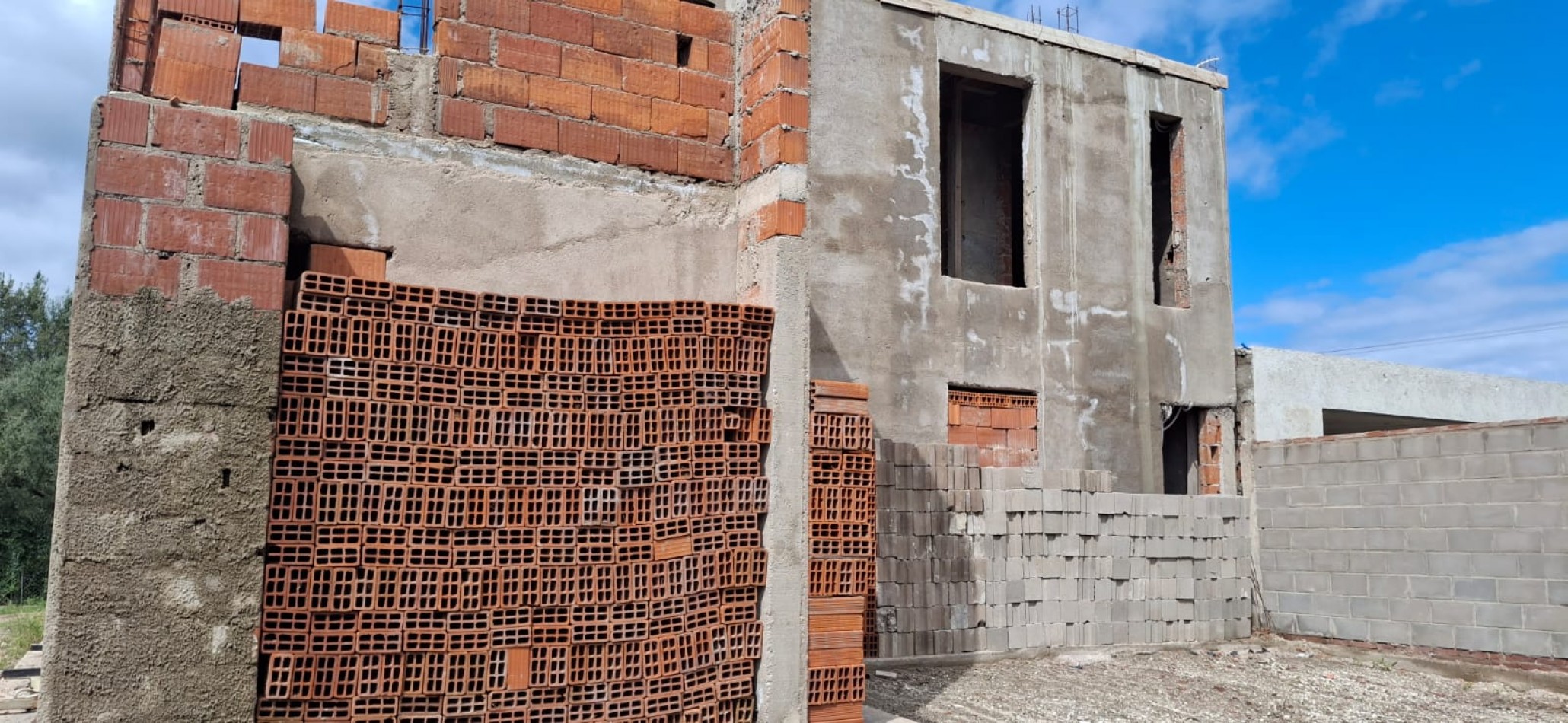SE VENDEN 2 LOTES MAS 1 LOTE CON OBRA EN CONSTRUCCION EN VILLA DEL DIQUE 