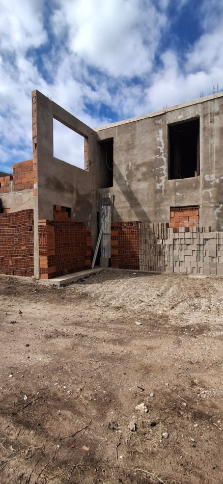 SE VENDEN 2 LOTES MAS 1 LOTE CON OBRA EN CONSTRUCCION EN VILLA DEL DIQUE 