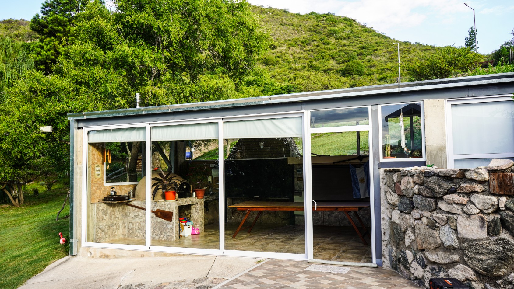 INCREIBLE PROPIEDAD EN VENTA CONSTRUIDA SOBRE UNA HECTAREA