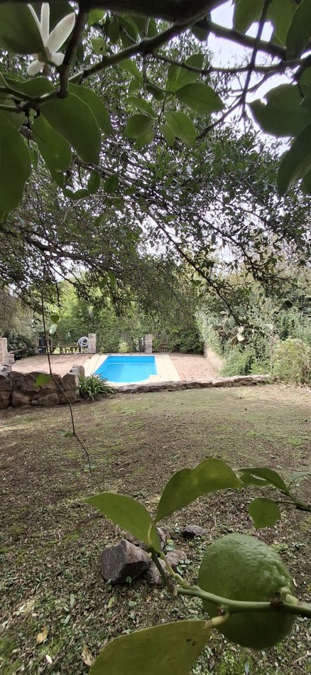 CASA ESQUINA EN VENTA EN UNA DE LAS ZONAS MAS ELEGIDAS DE VILLA DEL DIQUE